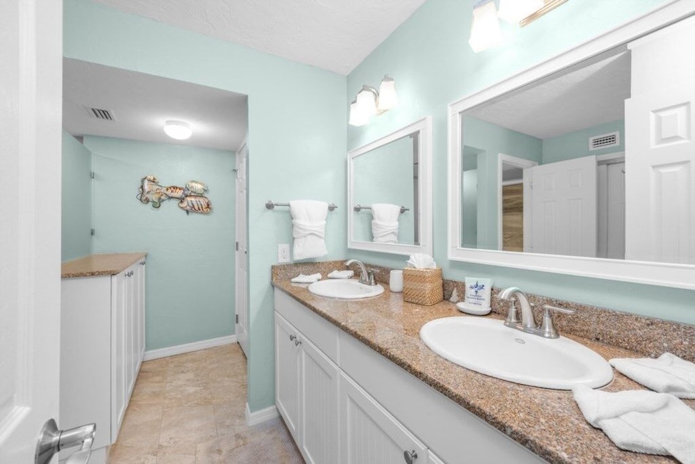 Pointe Santo B31 2 Bedroom Condo