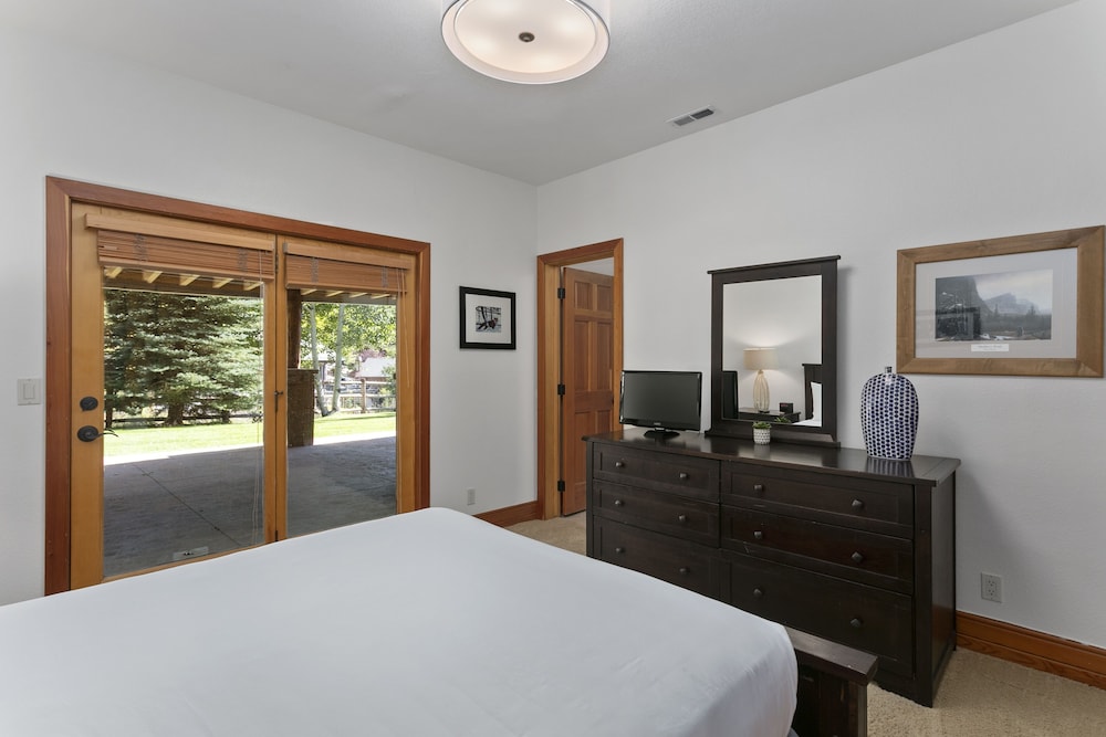 Solamere Drive Home at Deer Valley Resort - 6 Bedroom Home with Hot Tub #3220 6 Home
