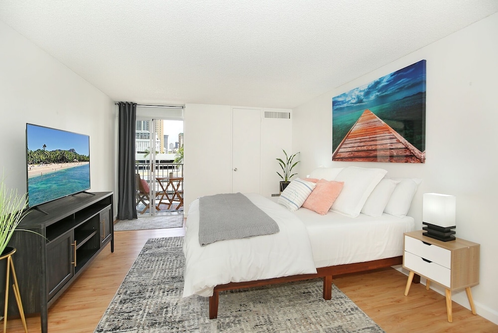 Oahu Tradewinds Plaza 601 Condo view 2