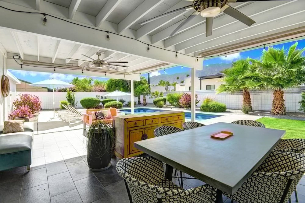 Biskra by Avantstay Classic Palm Springs Getaway W Outdoor Living Pool Permit 4869