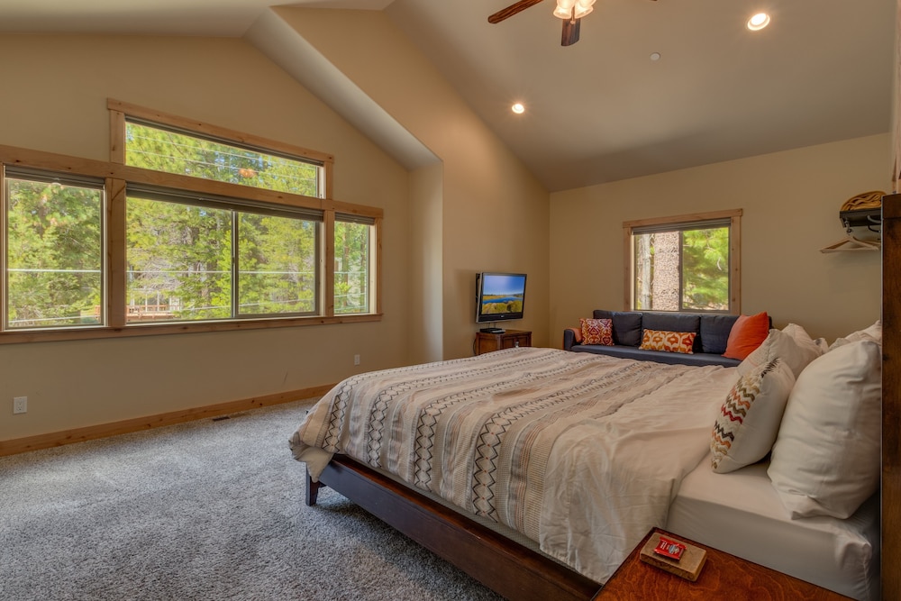 The Westlands Lodge 1135ac 4 Bedroom Home