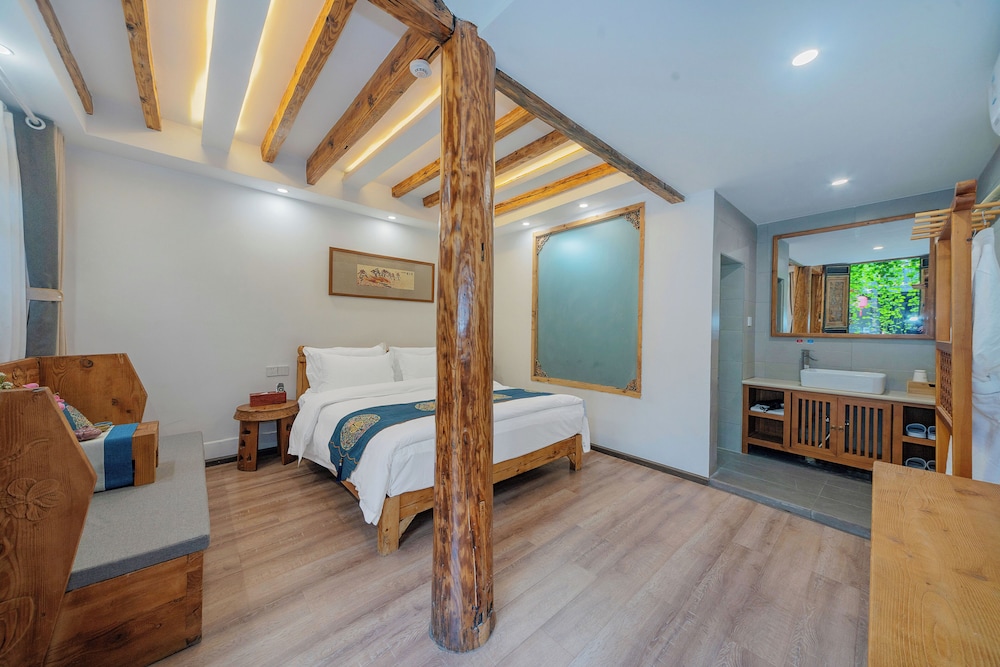 Yiyuan Snow Mountain View Historical Naxi House - Lijiang Old Town Mufu branch