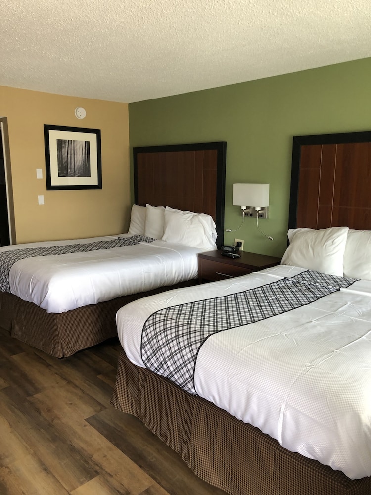 Knight's Inn Motel