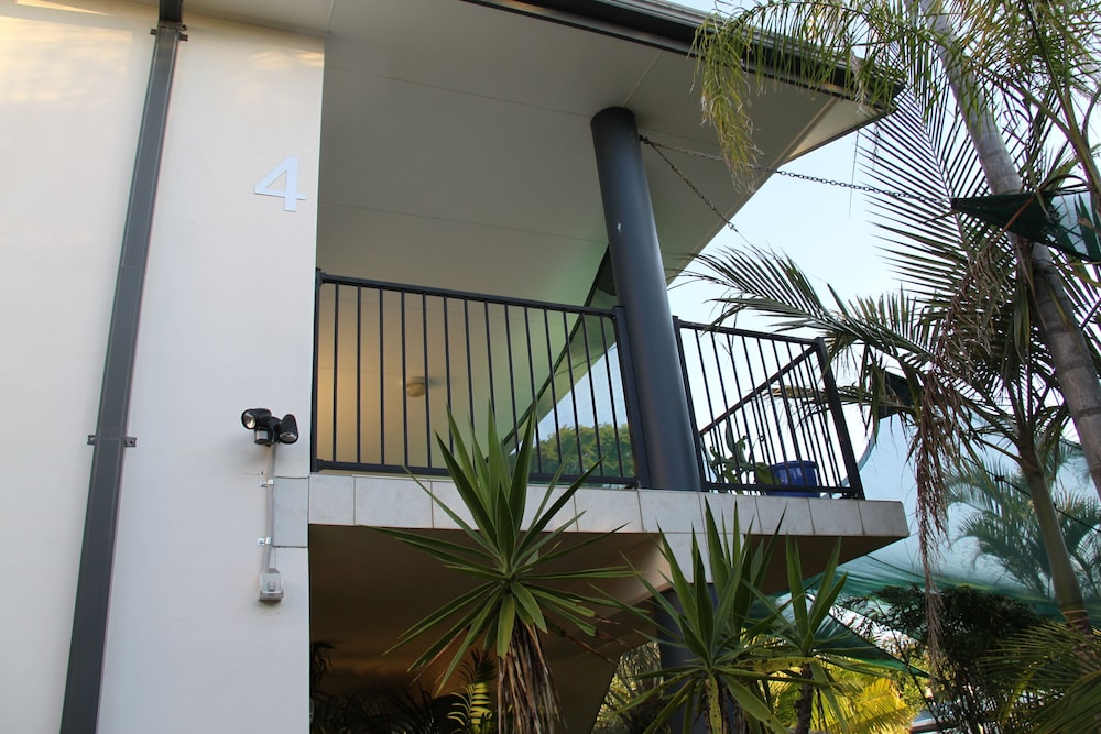 Hotel Salamander Beach Accommodation Adults Only - Image 1