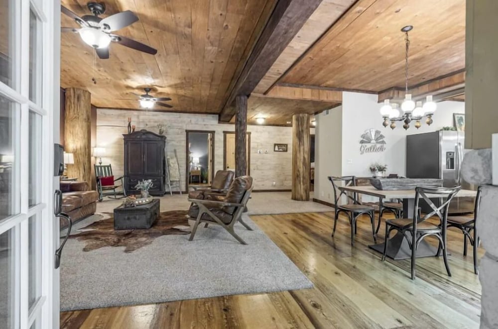 The Log Palace Private Guest Suite 2 Bedroom Cabin by RedAwning