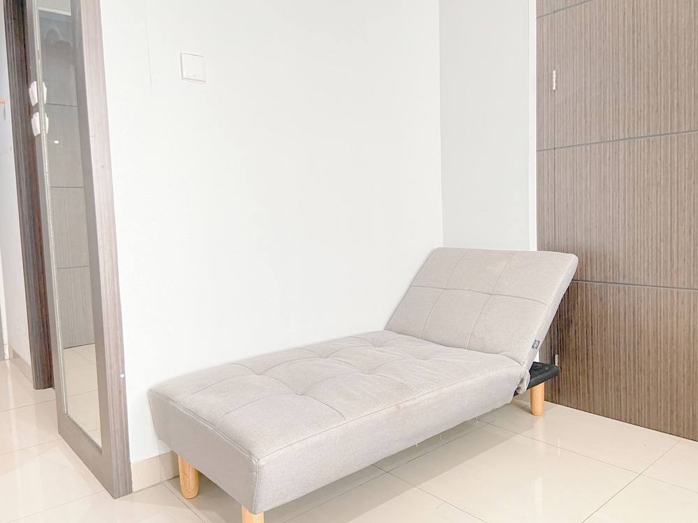 Tranquil Studio Room At Dago Suites Apartment view 2
