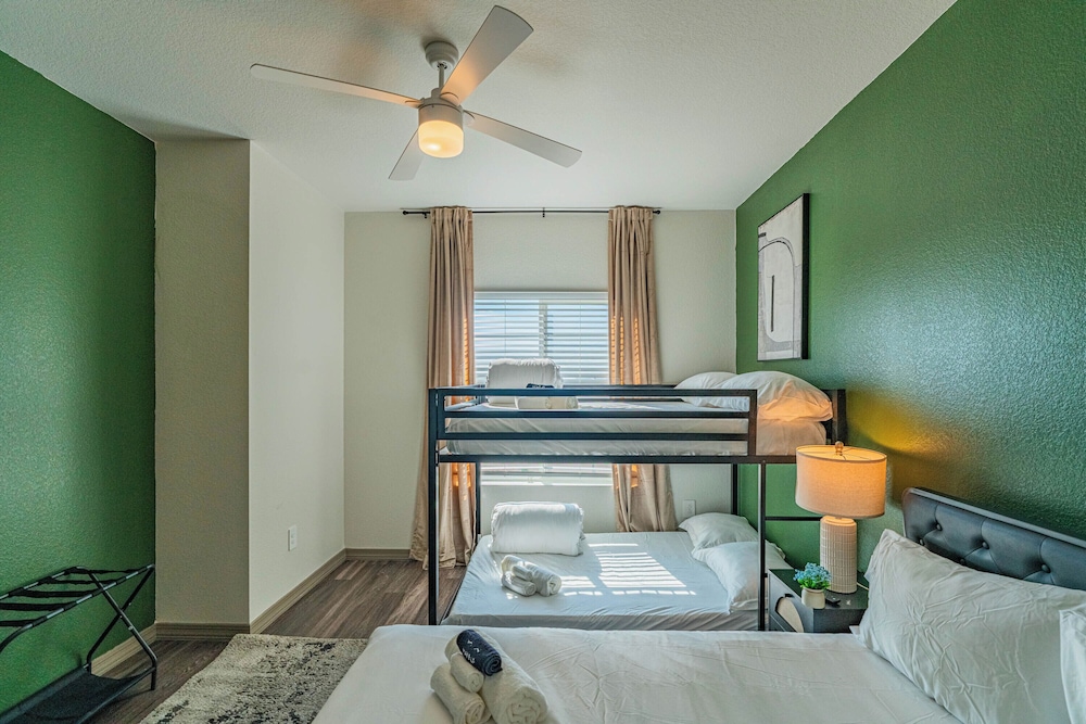 ROVE LIVING/KL - Cardinal 95