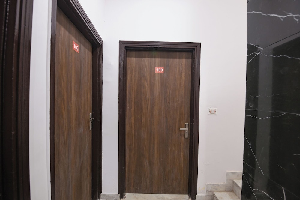 Fabhotel Kanchan Palace
