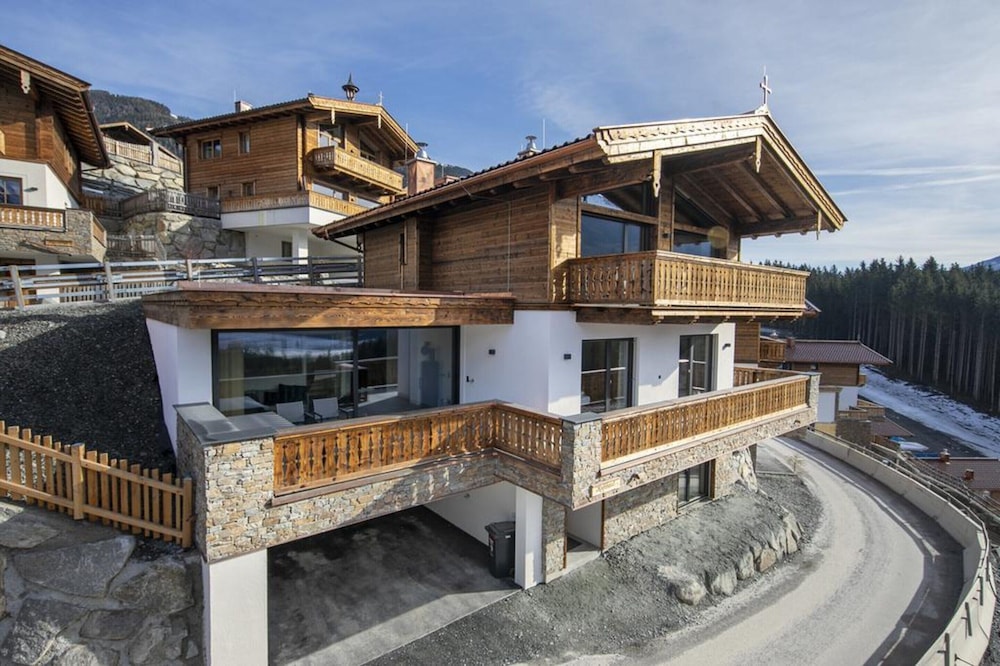 Chalet in Neukirchen Near Wildkogel Ski Arena