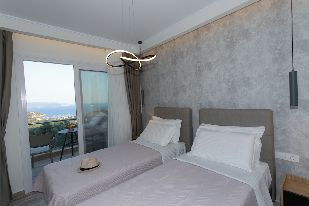 Elais Luxury Villas view 4