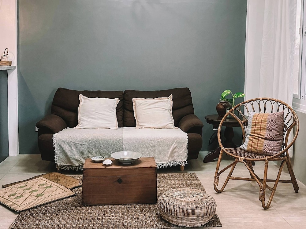 2BR Laid Back Apartment, Near Beach