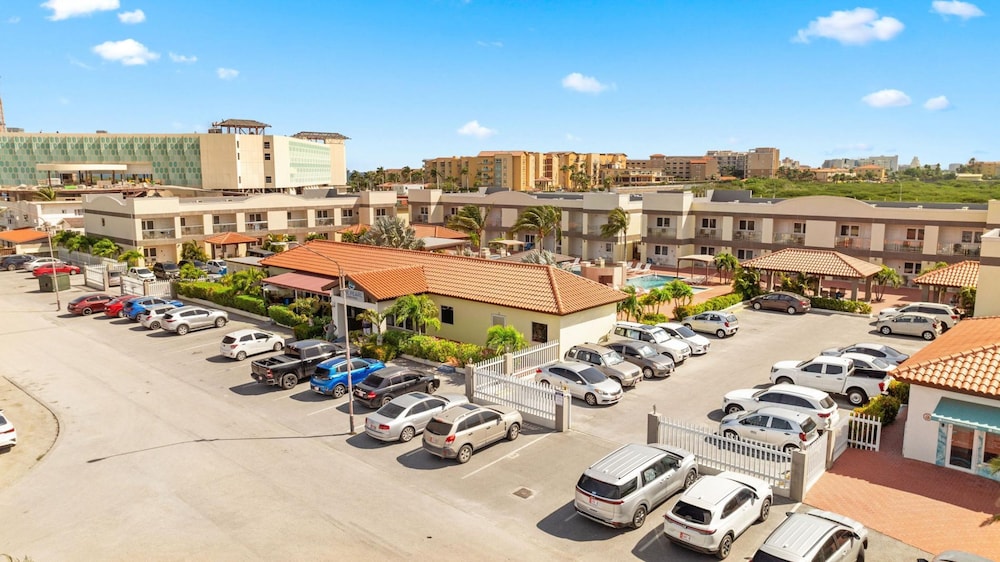 Charming 1br1ba Condo Steps From Eagle Beach