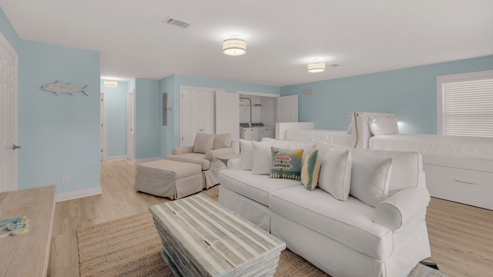 4BR Home w/ Private Pool, Game Room, Beach Access!