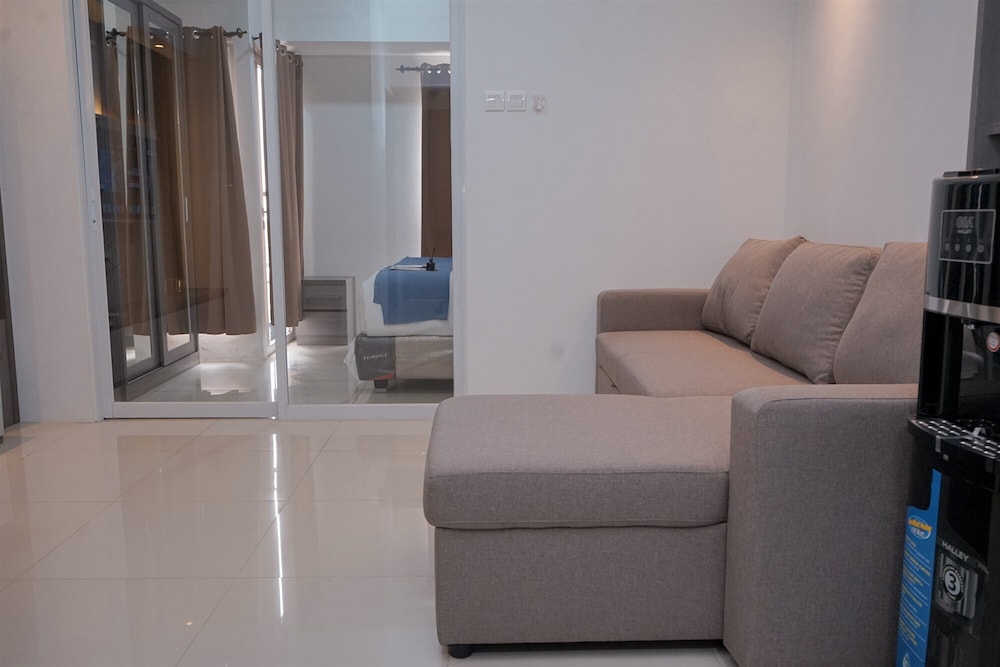 Cozy Stay Studio At Tamansari Bintaro Mansion Apartment