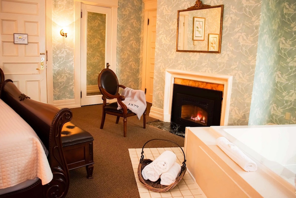 The Brewster Inn