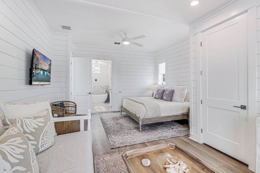 Beach Grace 204 TAI
