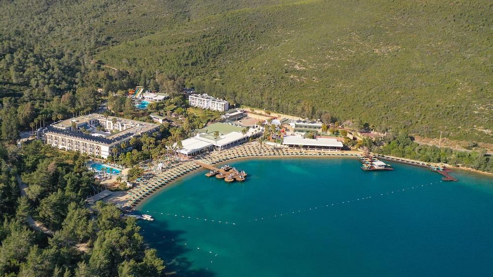 Green Bay Resort & Spa