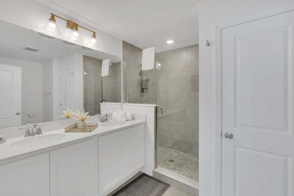 3 Beds 3 Baths Cozy Town Home 3 Bedroom Townhouse