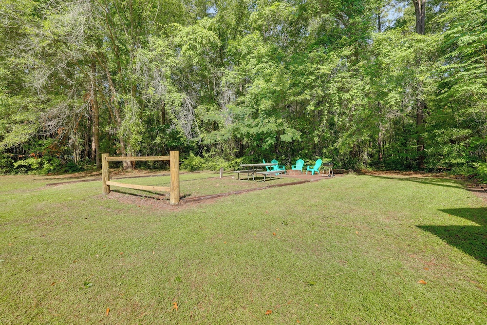 Lake Butler Cabin on 5 Acres w/ Fire Pit!