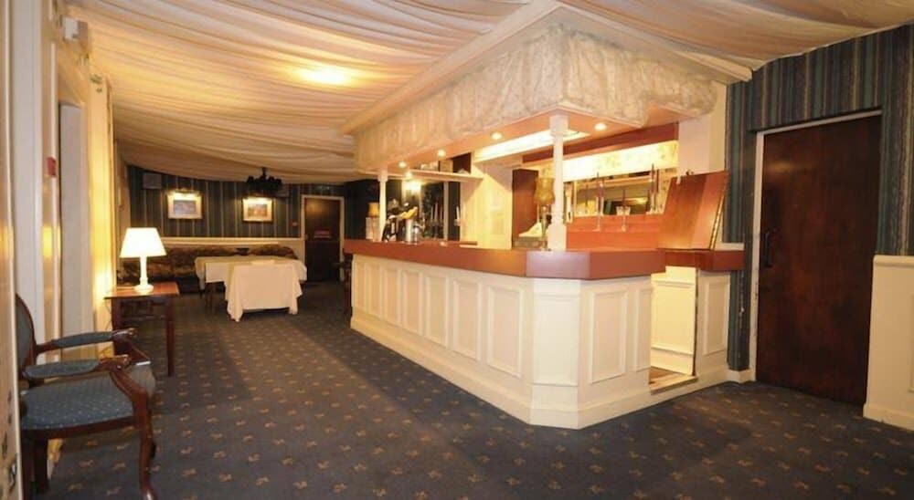 Dunfermline Vacations - Ferrybridge Hotel - Property Image 2