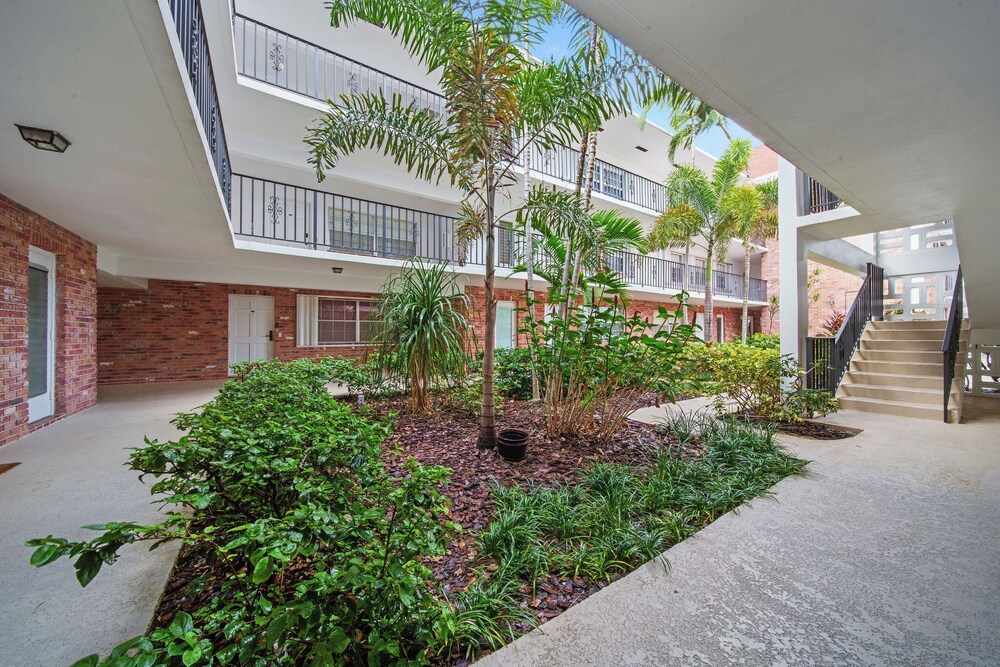 Luxe 2BR Escape Fort Lauderdale
