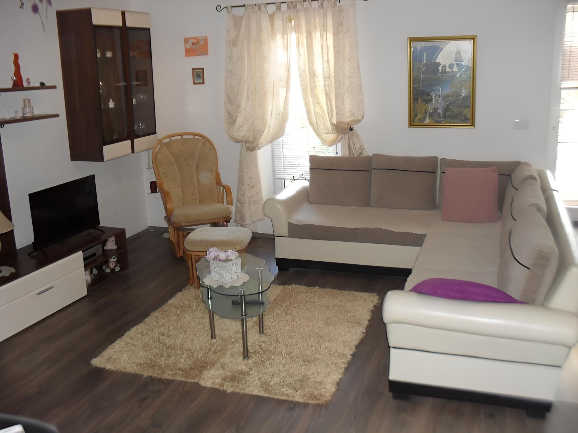 Jasnica - Elegant and Comfortable - A1 view 3