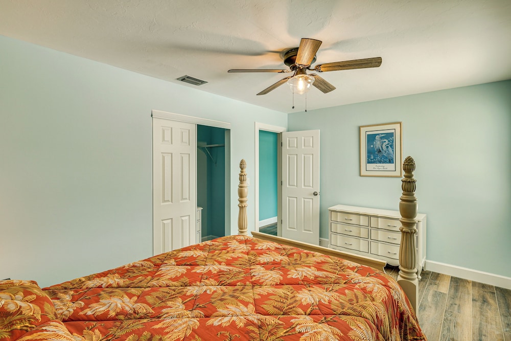 3 Mi to Fort Myers Beach: Unit w/ Furnished Patio!