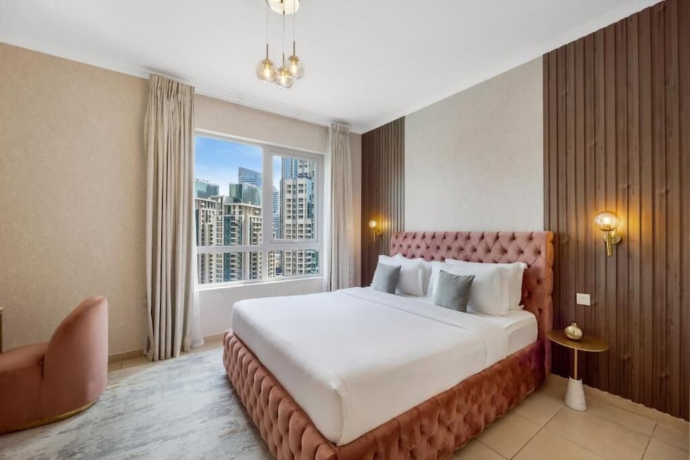 Lavish 3BR Besides Burj Khalifa and Fountain view