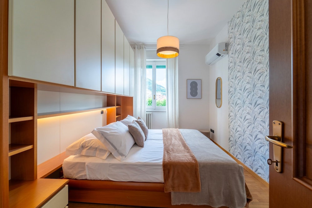 Autumn Apartment in Como