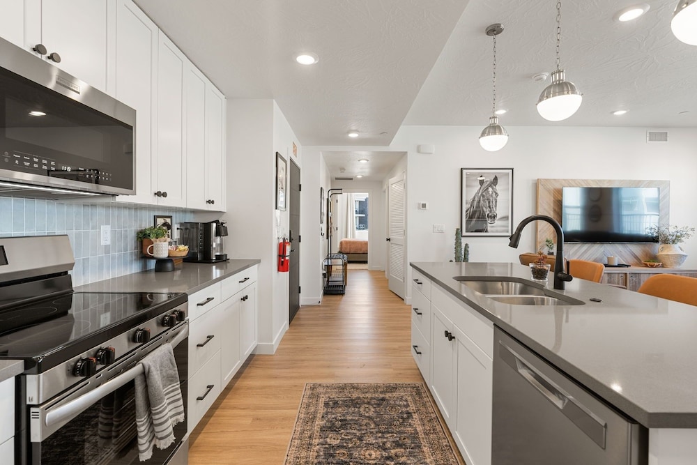 Mane Stay At Terra 3 Bedroom Condo