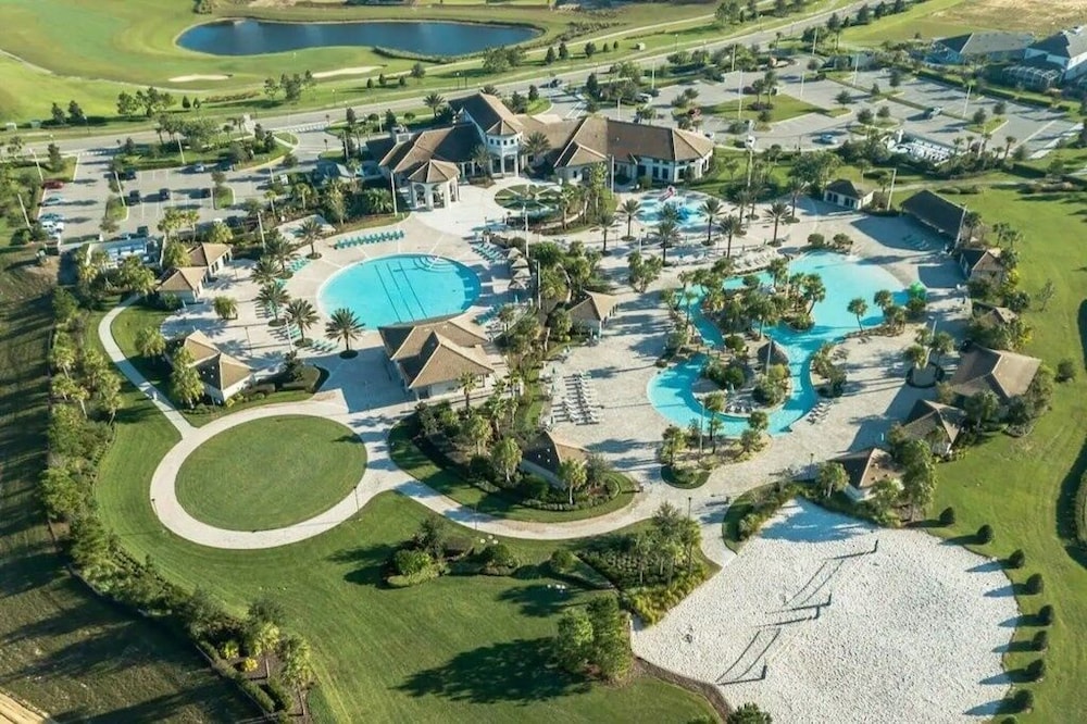 4 Bed 3 Bath In Champions Gate Resort! 4 Bedroom Townhouse view 3