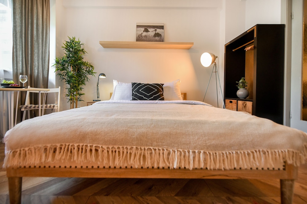 Homey - Strada Blanari 11 view 3