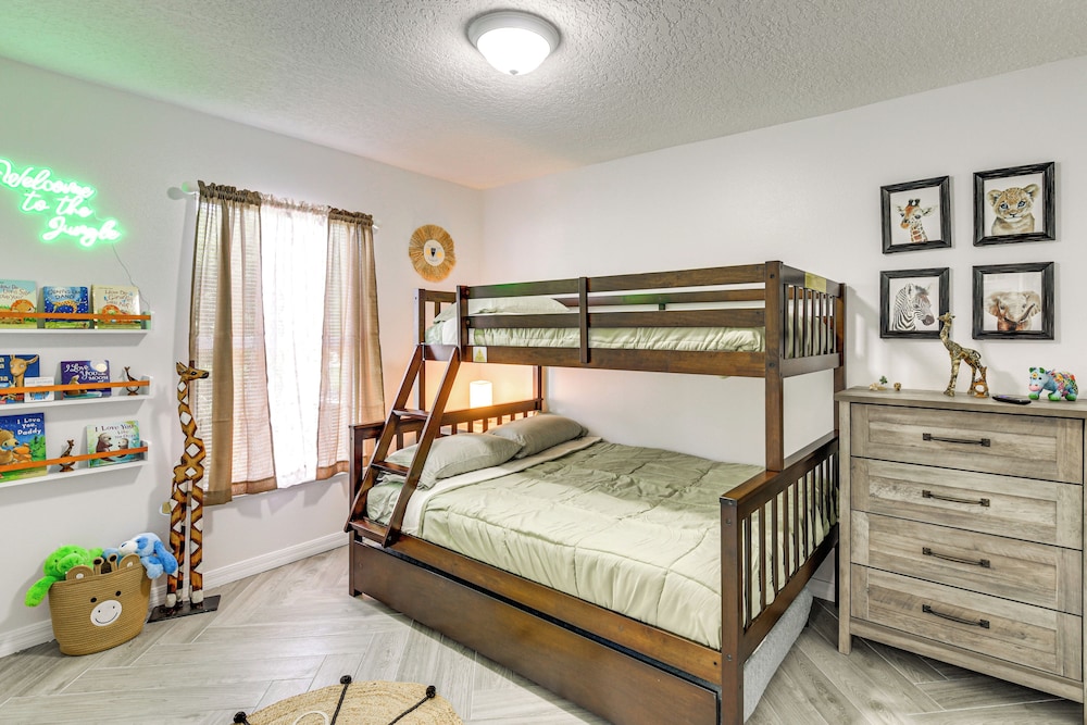 Palm Coast Comfort: Family Home w/ Lanai, Big Yard