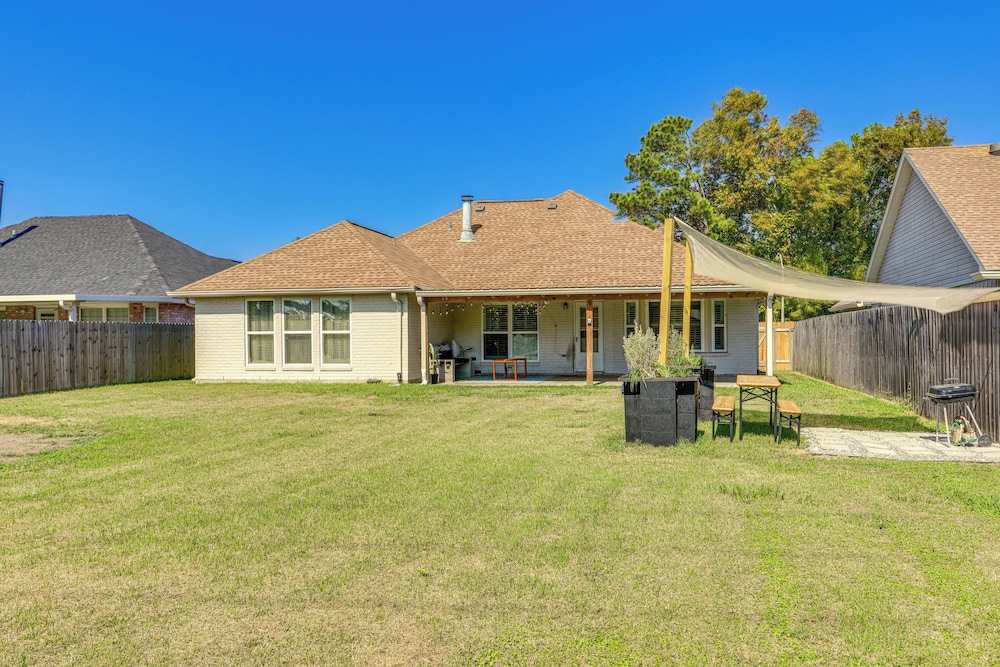 Private Yard & Patios: Family Home in Laplace!