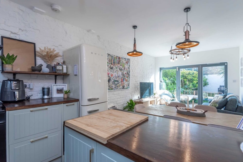 Stylish River Apartment - West Putney Embankment