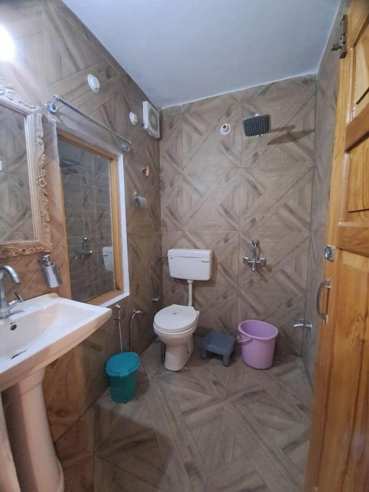 Gopi Homestay and Restaurant (Jim Corbett)