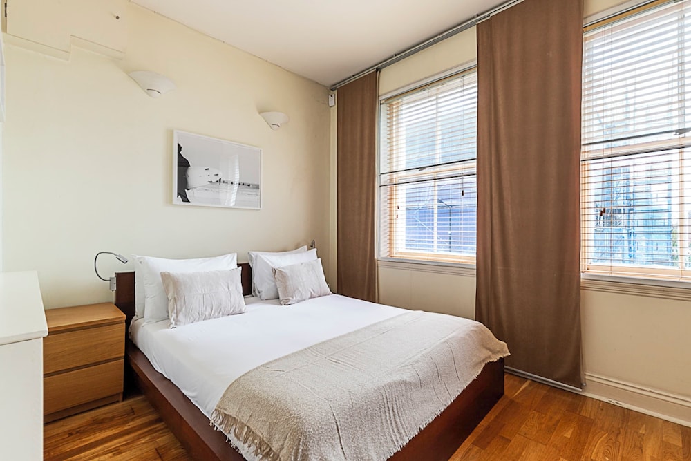 Charming One-bedroom Gem in Earls Court