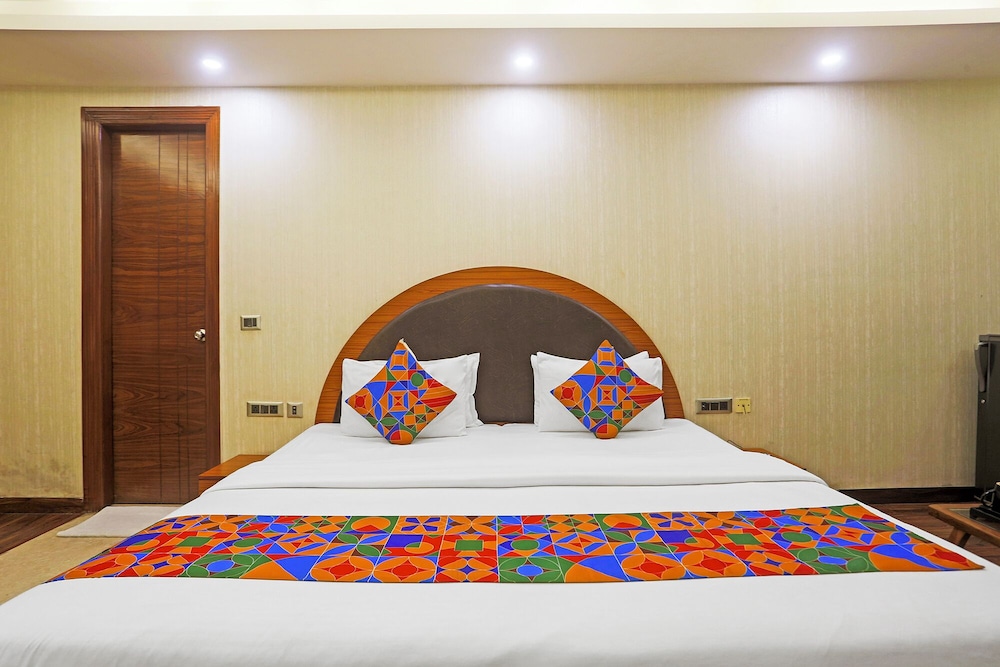 Fabhotel Star Inn