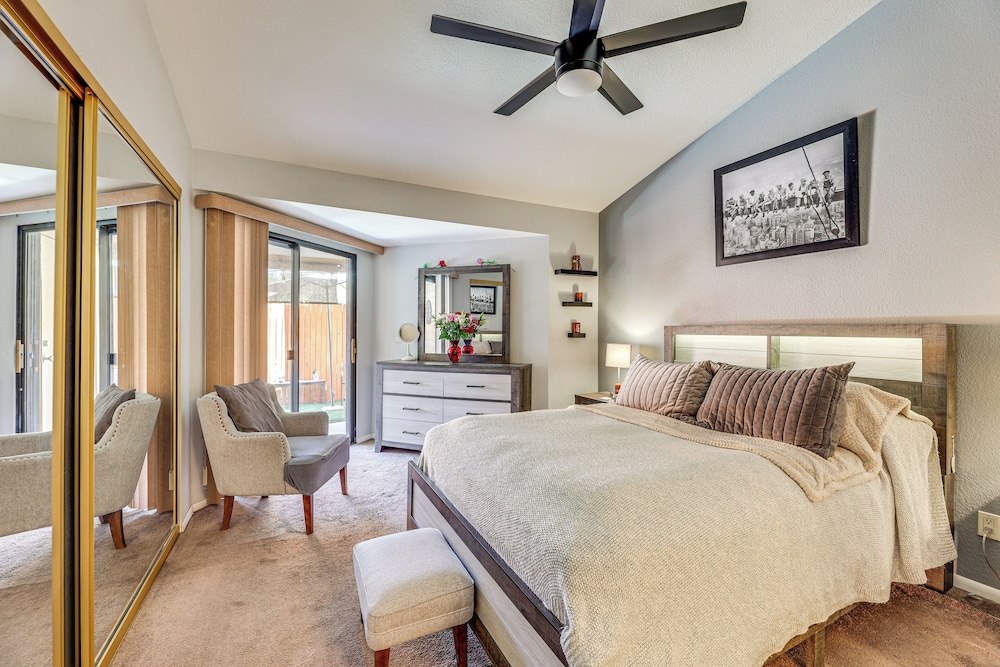 4 Mi to Dtwn: Cozy Couple's Haven w/ Patio in Mesa