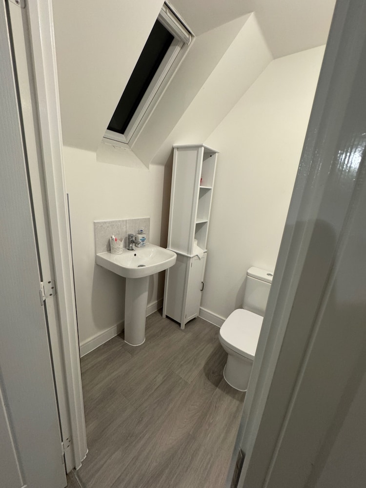 Luxurious Home Near Luton Airport. Suitable for Families and Contractors