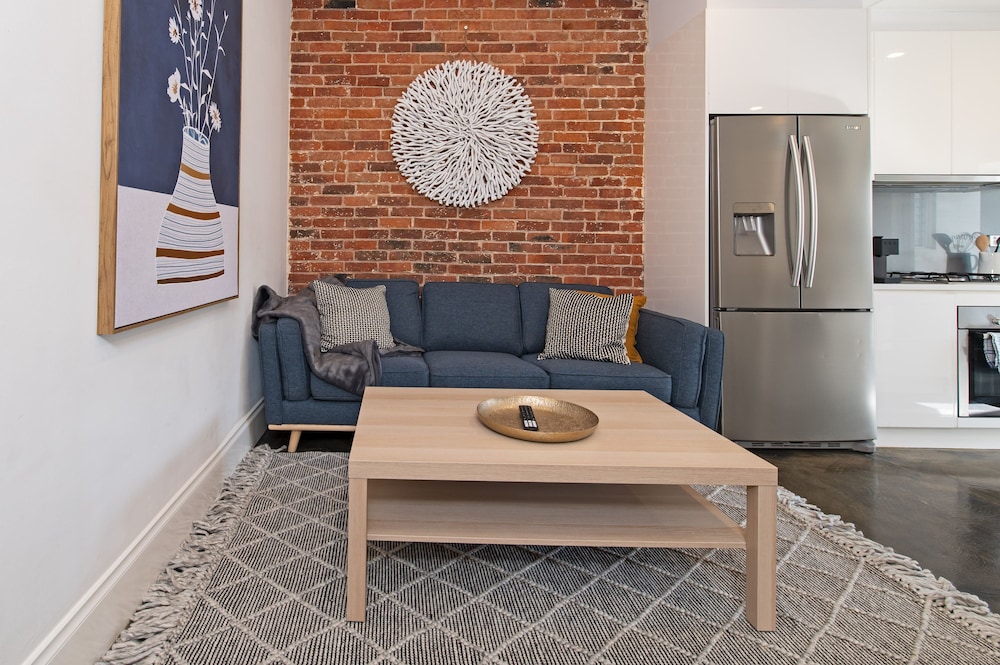 Lovely 2BR Home in Norwood