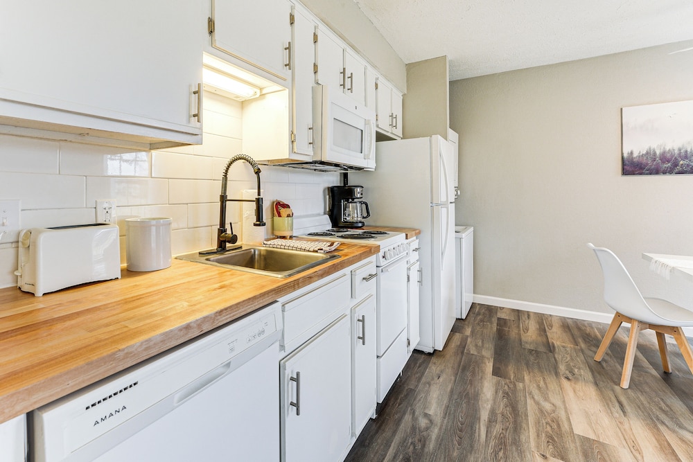 Near Attractions & Shows: Branson Updated Condo