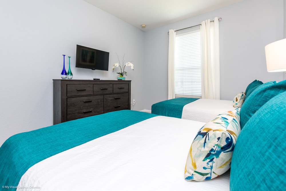 Gorgeous Vista Cay Condo, Next to Resort Clubhouse