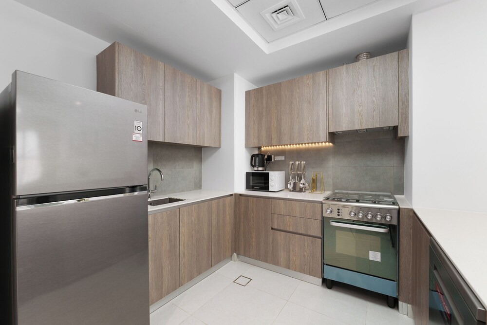Maison Privee - Tranquil Escape w/ Balcony and High-End Facilities