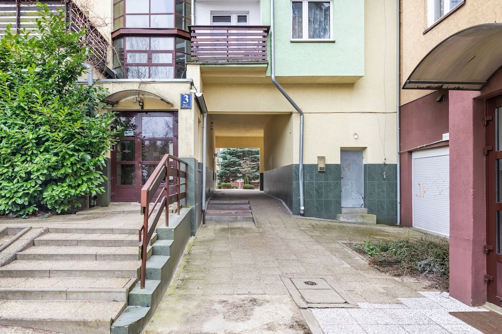 Plac Neptuna Apartments by Renters view 4
