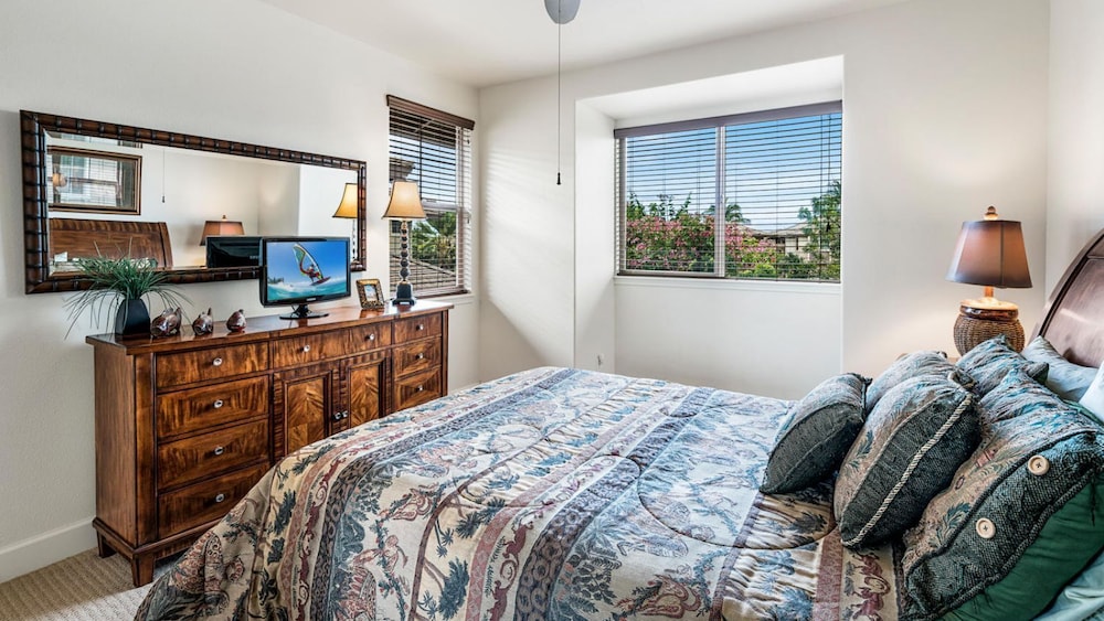 Peaceful Mauna Lani Getaway - Pool, Golf & Private Beach Access - Vrkcv