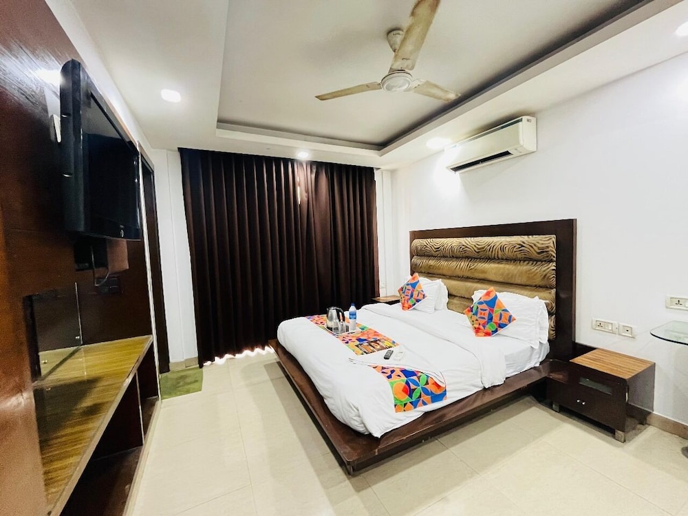 Roomshala Hotel Lee Grand