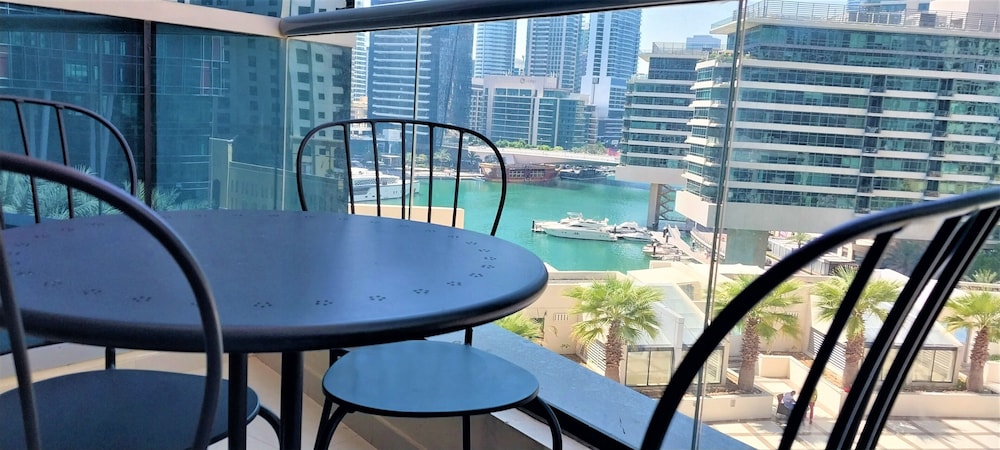 Gorgeous 1B With Balcony in Dubai Marina