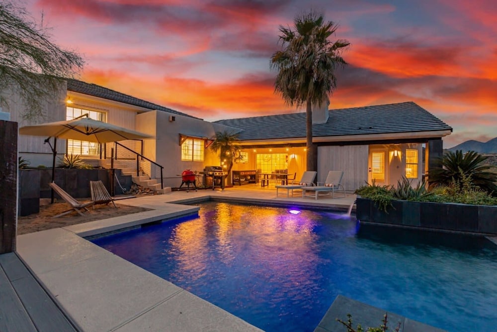 Sunburst Estate Htd Pool Putt Grn Sleeps 14