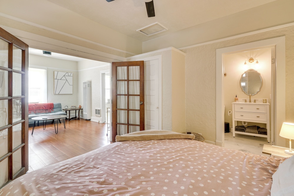 2 Mi to Old Town Abq: East Downtown Triplex Unit